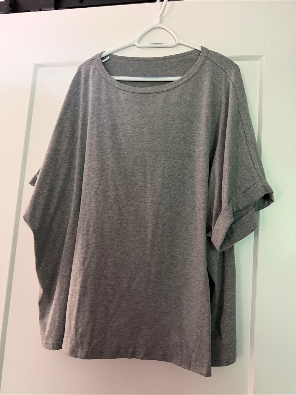 Men's Grey Short-Sleeve Crewneck Shirt